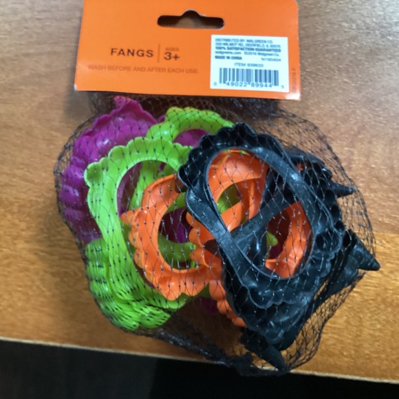 Halloween Vampire Fangs and Light Up Slap Watch Bundle New With Tag - Picture 10 of 16